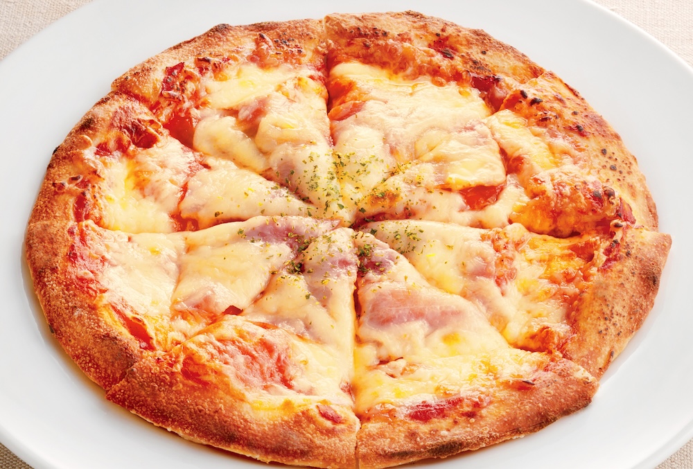 「ジョイフル薪窯ベーコンピザ」税込み878円