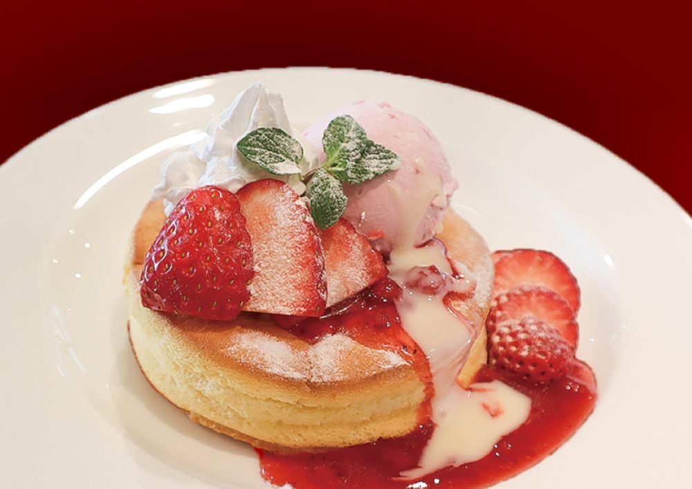 「いちごのパンケーキ」税込み1,400円(サービス料含む)