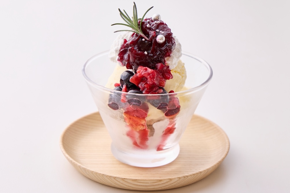 「赤い果実のミニパフェ」税込み500円