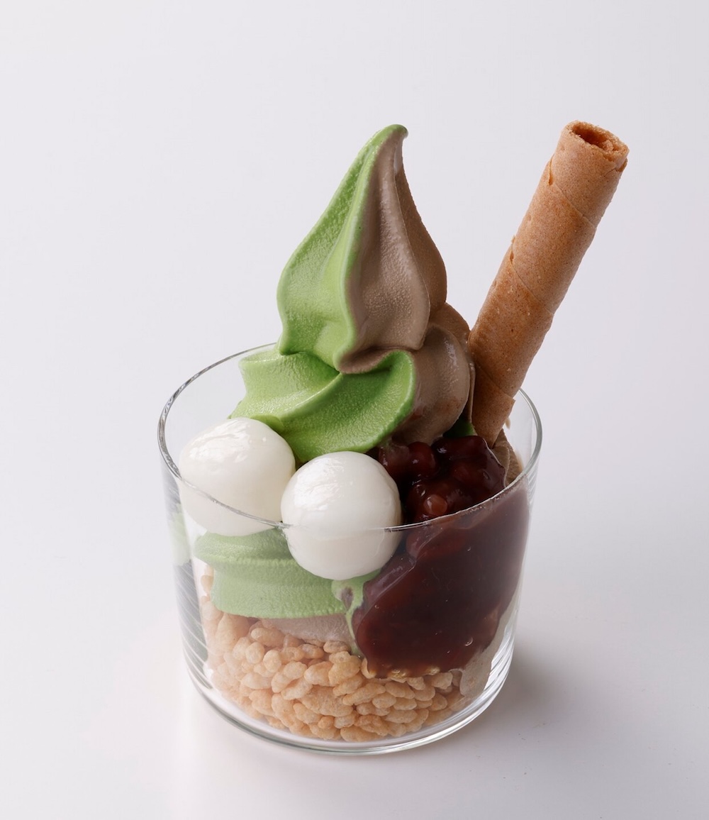 「抹茶＆ほうじ茶白玉あずきソフトクリーム」税込み880円