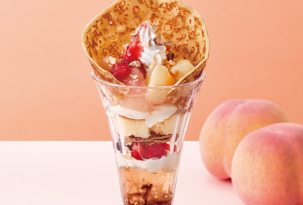 「ごろっと白桃とベリーのフロマージュパフェ」税込み812円