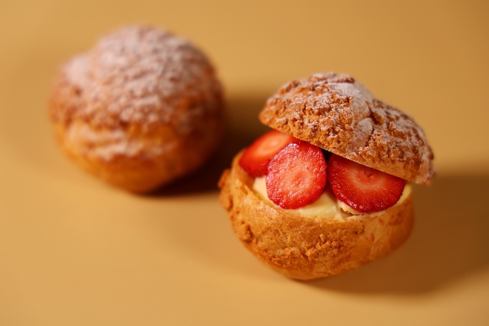 「美水いちごのシュークリーム」税込み518円