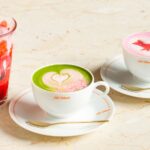 左から「Strawberry Milk – ストロベリーミルク」、「Sakura Matcha Latte」、「Sakura Latte - 桜ラテ」各種税込み950円
