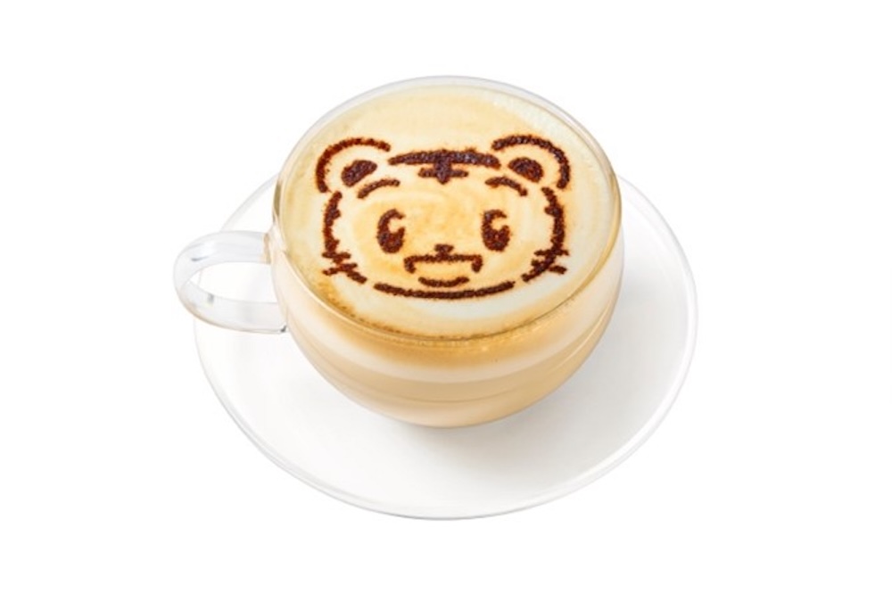 「カフェラテ ＆ Shimajiro」税込み935円(C)Benesse Corporation 1988-2026 / しまじろう