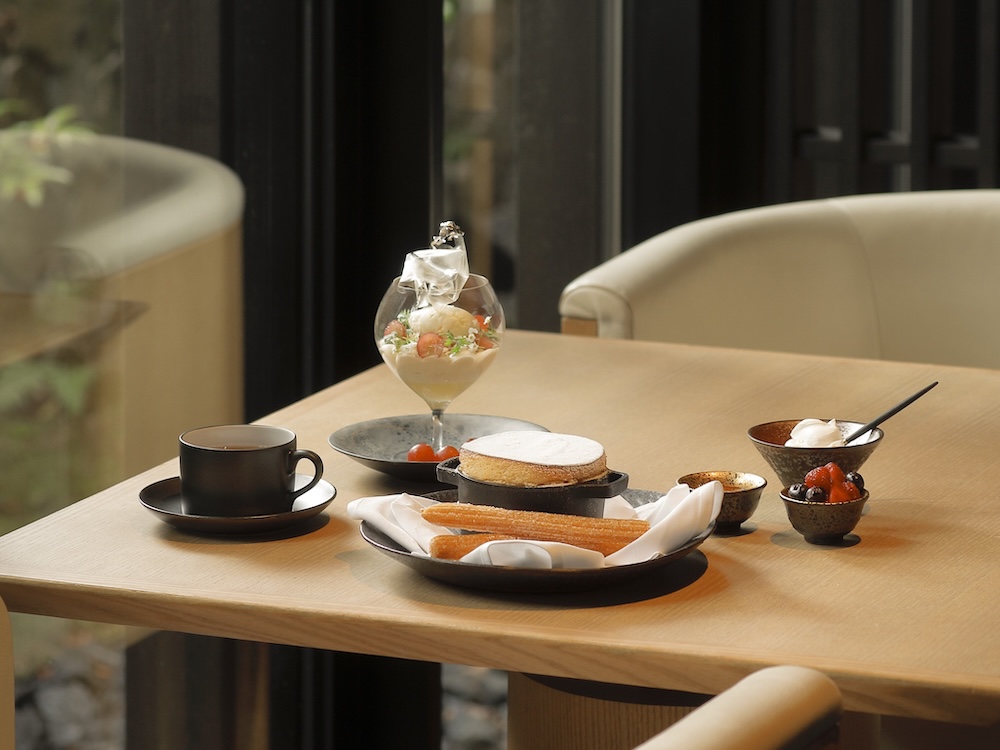 「チーズスフレとフロマージュ・ブランのパフェ」イメージ