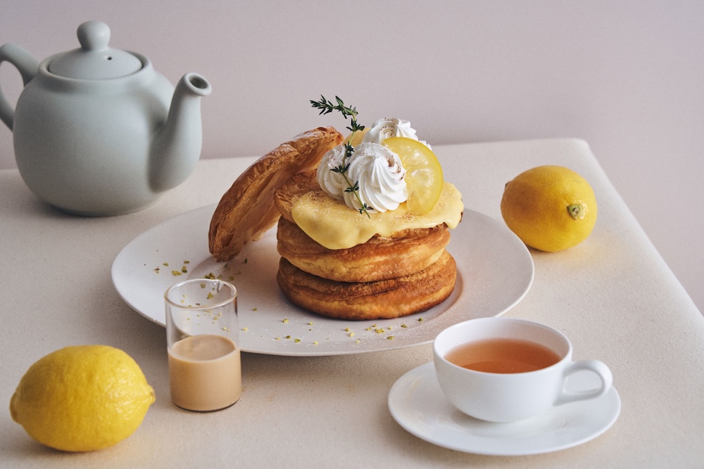 「“大長レモン”のレモンパイパンケーキ ダージリンアングレーズソース」税込み1,650円
