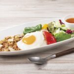 「彩り野菜とバジルのガパオライスプレート(スープ付)」税込み1,298円～ 1,600円