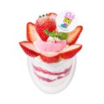 「ケーキパフェ ＆ Shimajiro」税込み1,540円(C)Benesse Corporation 1988-2026 / しまじろう