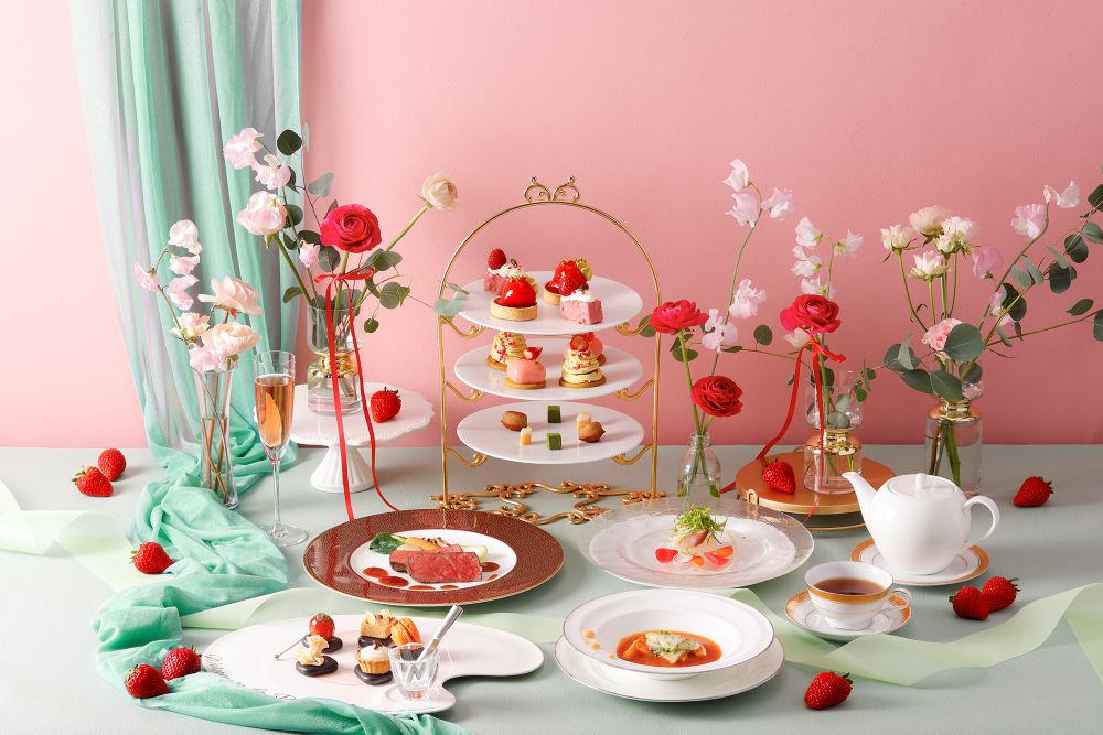 「ラ・プロヴァンス」にて販売される「完熟いちごとピスタチオのアフタヌーンティー」イメージ