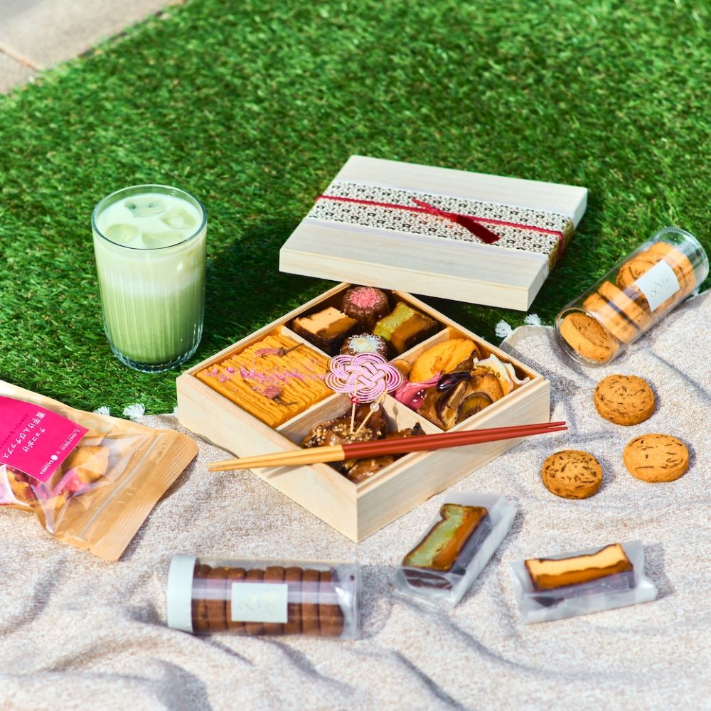 「蜜芋尽くしのスイーツお重箱〜桜霞〜」税込み7,980円