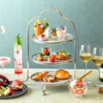 スカイラウンジ「ベイ・ビュー」で4月末まで日曜〜金曜に販売される「スプリング イブニングハイティー　～桜色と泡で彩る、春のひととき～」税込み11,000円（サービス料含む）