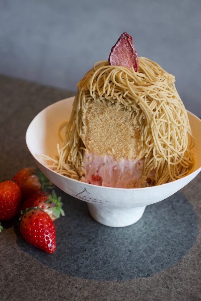 「モンブランソフト ～綾～国産苺」税込み1,500円