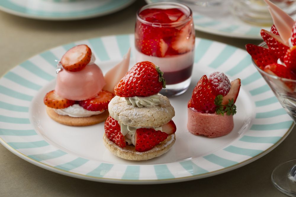 「いちごのアフタヌーンティー」月～木・税込み7,900円、金土日祝日・税込み8,400円（いずれもサービス料含む）