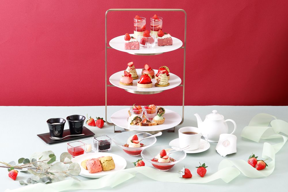 「インルームダイニング」にて販売される「完熟いちごとピスタチオのアフタヌーンティー」イメージ