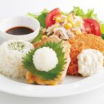 【木曜日】「和風チキンステーキとポテトコロッケ&蒸し鶏サラダ」スープバー付き・税込み700円