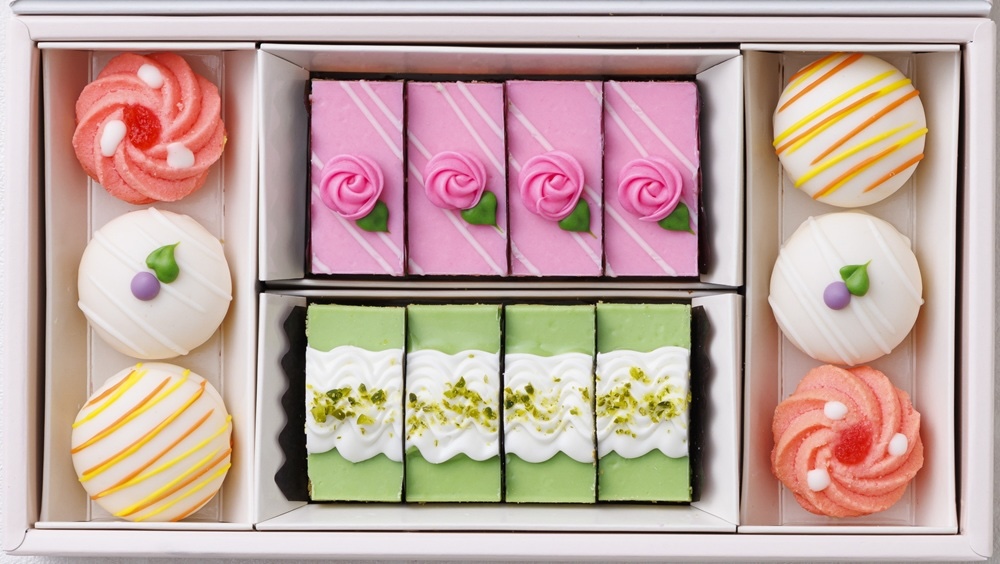 「シーズナルプティフール・ママン」税込み2,160円〜