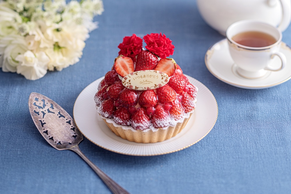 「いちごとベリークリームのブーケタルト」ホール・税込み5,180円