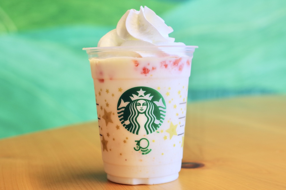 「THE フラペチーノ of フルーツ‐オン‐トップ‐ヨーグルト with クラッシュ ナッツ」イメージ