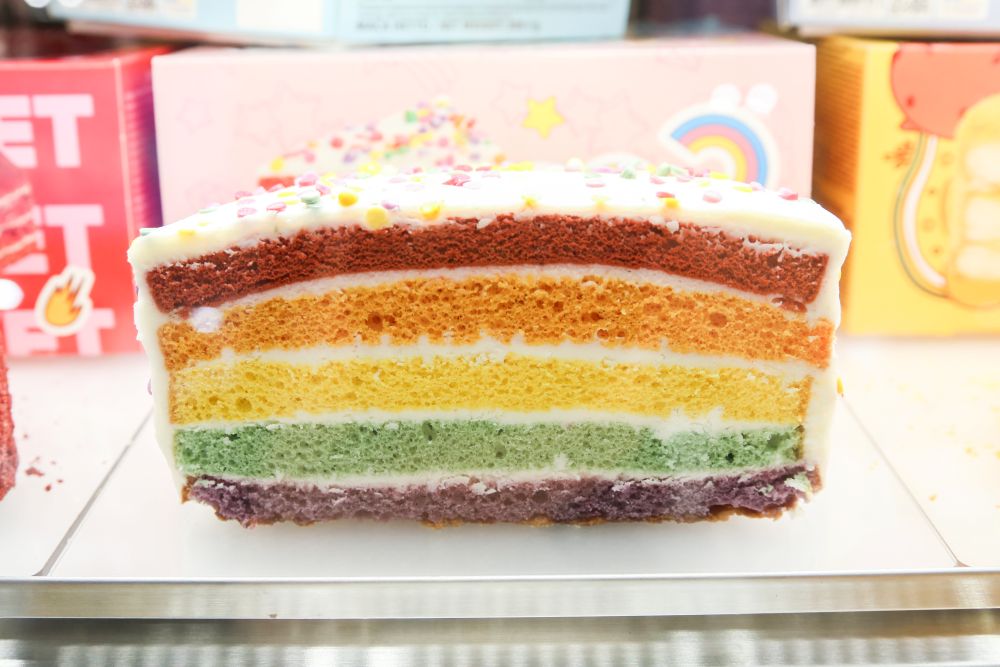 ウクライナ拠点の「VATSAK」が取り扱うケーキ「レインボー」イメージ