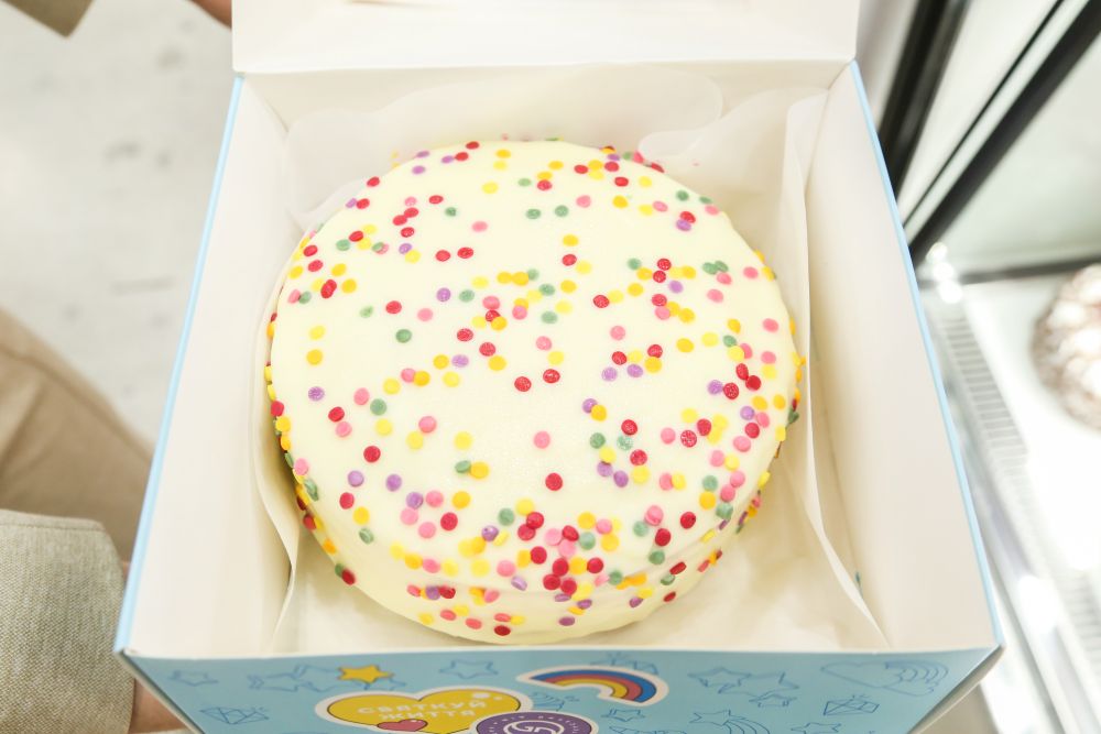 ウクライナ拠点の「VATSAK」が取り扱うケーキ「レインボー」イメージ