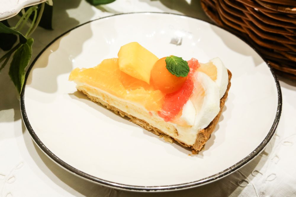 「5種の柑橘のタルト」ピース・税込み1,296円、ホール・税込み12,960円