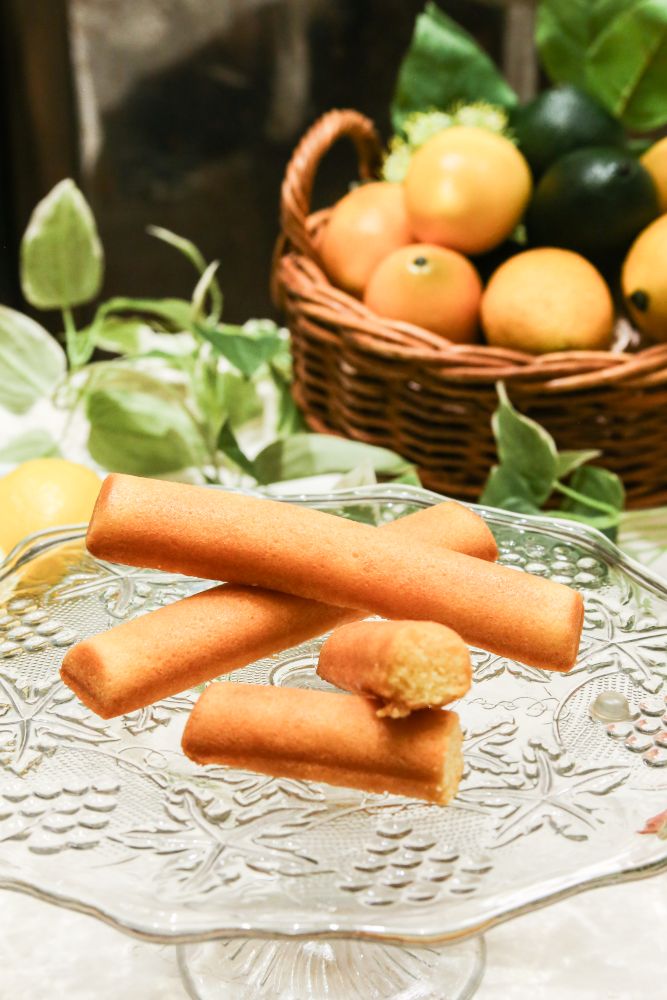 「レモンのバトン」1本・税込み300円