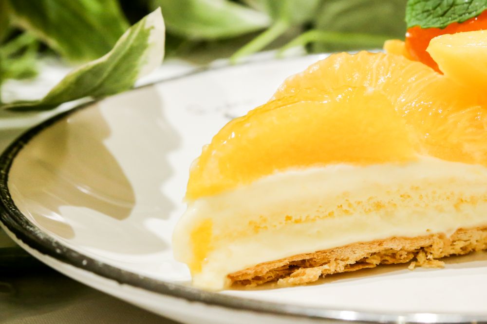 「5種の柑橘のタルト」ピース・税込み1,296円、ホール・税込み12,960円