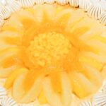 「柑橘とマンゴーの甘酸っぱいレアチーズタルト」ピース・税込み1,490円、ホール・税込み14,904円