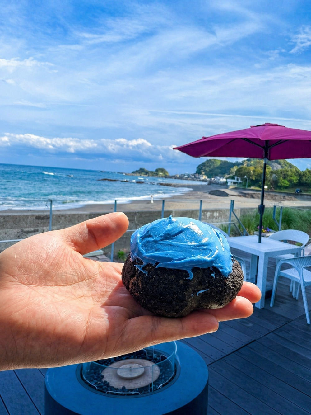 「オーベルジュ波太オルビス」が景色を食べる新スイーツブランド『ORBIS COLOR』始動！第1弾は青いシュークリーム