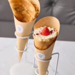 シグネチャー「薔薇と苺のジャージー生クレープ」1,100円