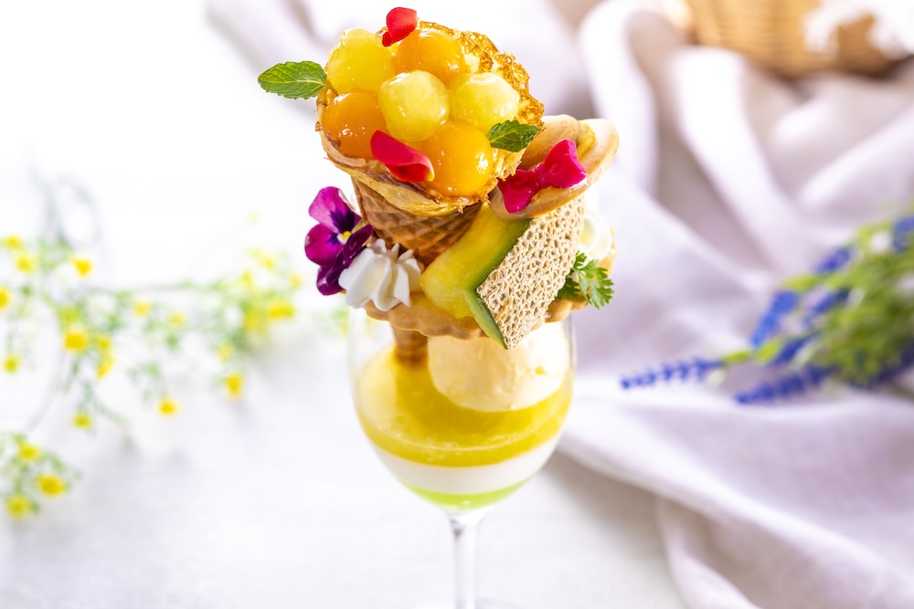 「メロンクレープのブーケパフェ」イメージ