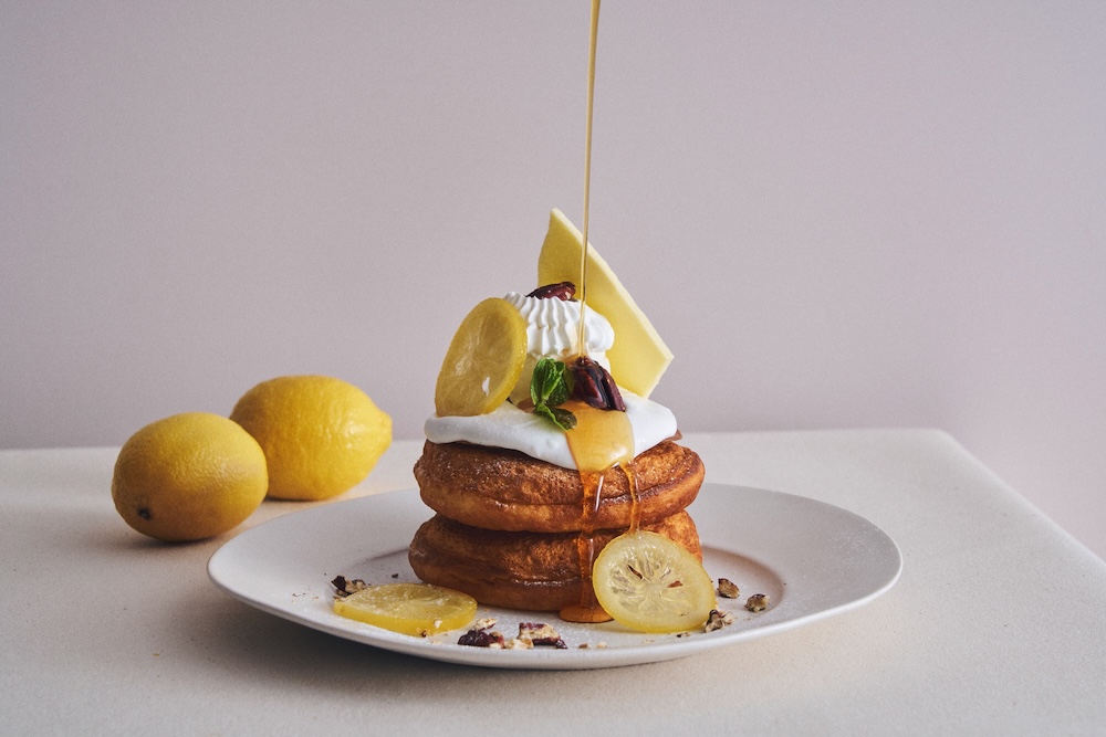 「塩バニラクリームとシュガーバターのパンケーキ レモンティーソース」イメージ