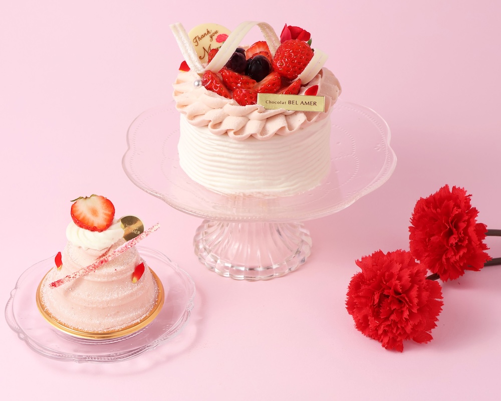 左から「苺のモンブラン」、「ブーケショコラショート」