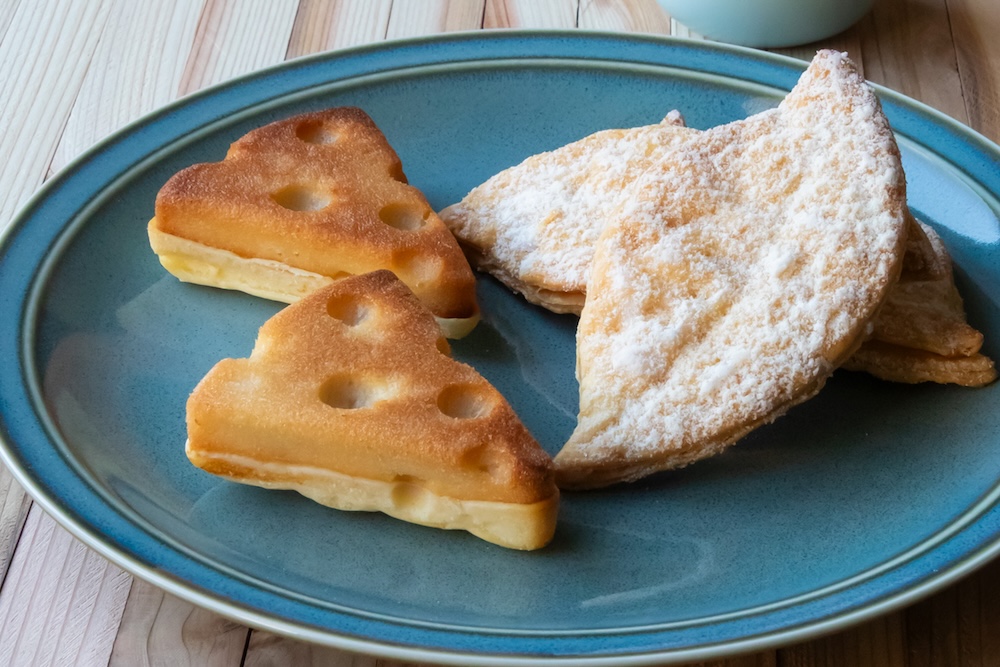 左から「フィナンチーズ」、「薫る箱根のチーズパイ」