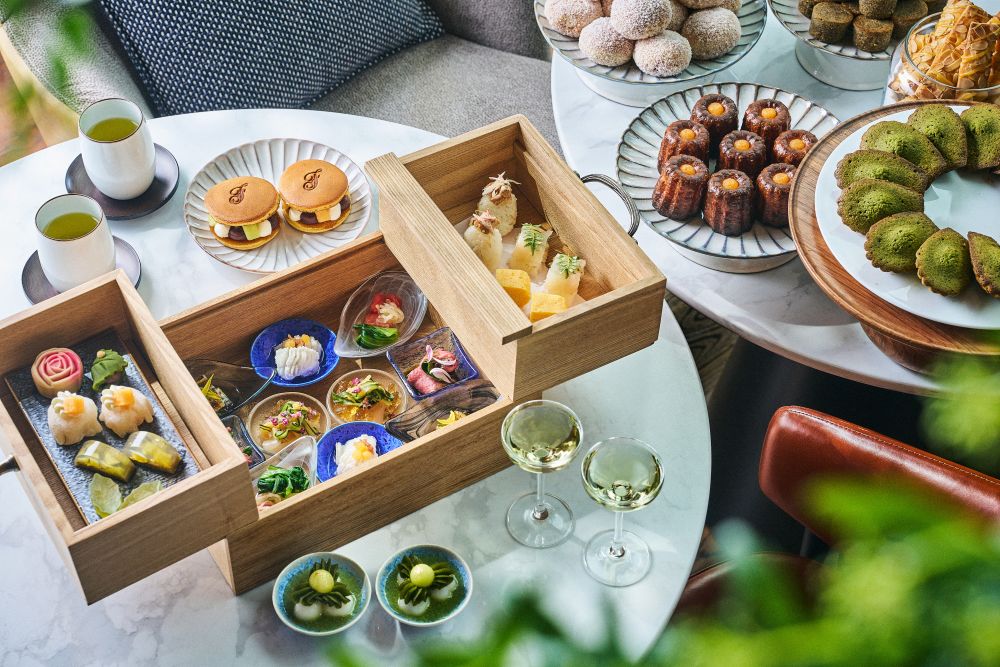 「メロンと日本茶の和のアフタヌーンティー」平日・税込み9,700円、土日祝日・税込み11,000円（いずれもサービス料含む）