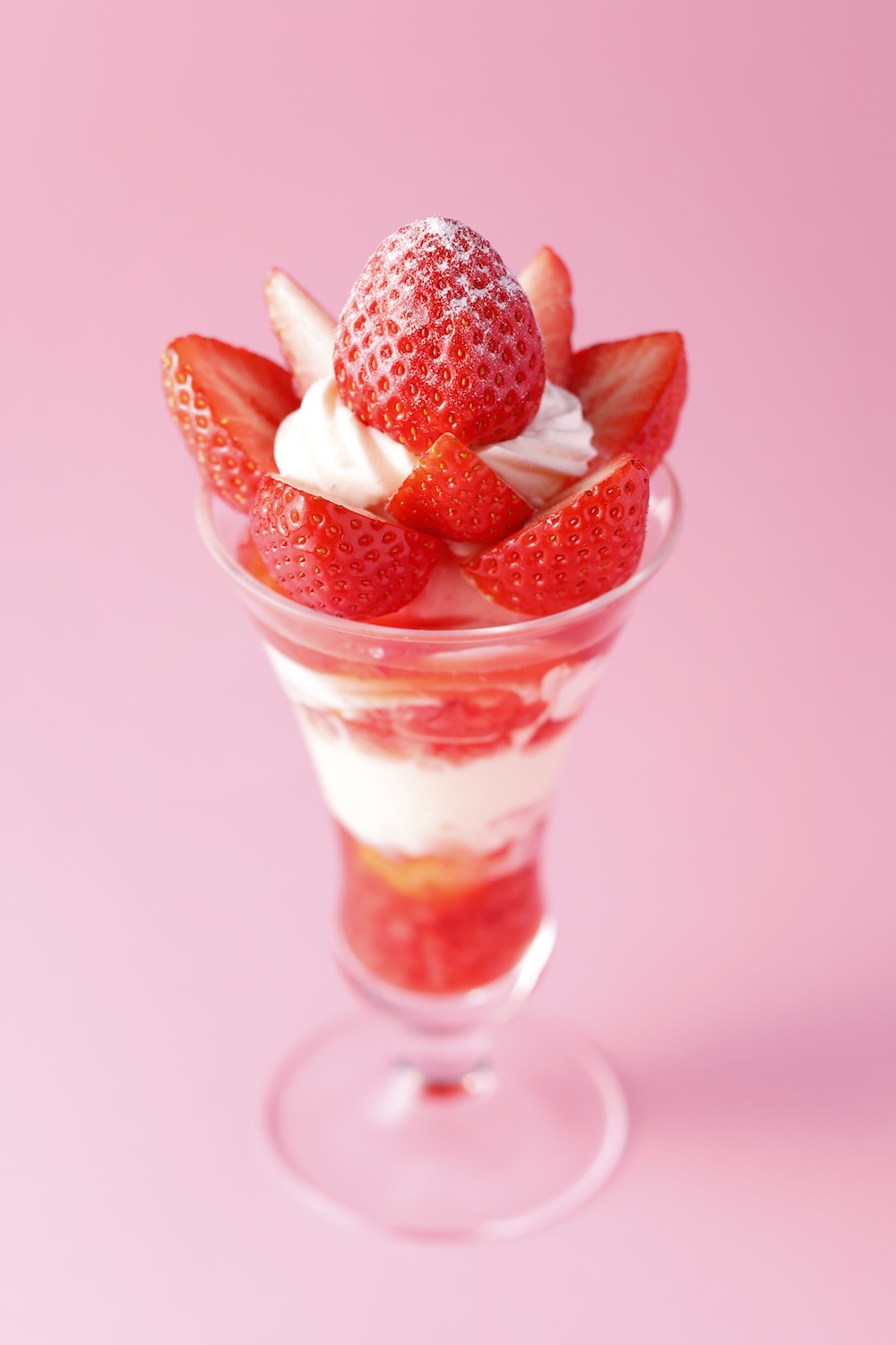 「香川県産苺“さぬきひめ”のパフェ」税込み2,750円