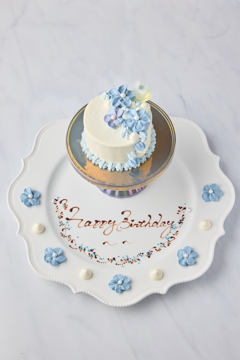 「アールグレイショートケーキ」アニバーサリープレート仕様（税込み2,000円、各日10枚限定）