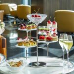 「乾杯のシャンパーニュ付き デラックスアフタヌーンティー」税込み12,500円（サービス料含む）