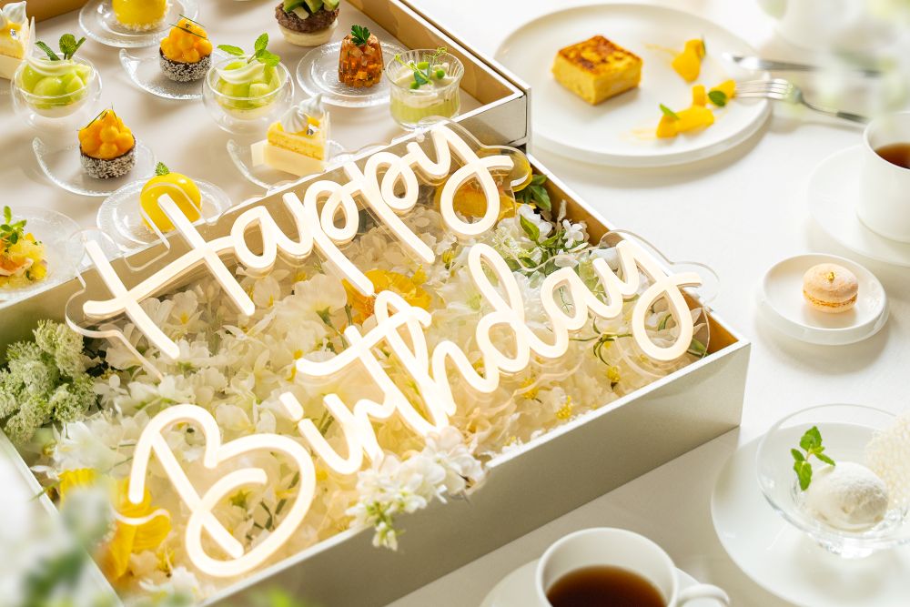 「Early Summer Palette」ネオンサインのイメージ