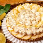 東京ドームシティ店・京都・大阪・浜松・名古屋栄で販売される新作「愛媛県今治市産 “越智今治レモン”のタルト」ピース・税込み1,198円、ホール・税込み11,988円（※静岡店では「静岡県産 “清沢レモン”のタルト」を販売）