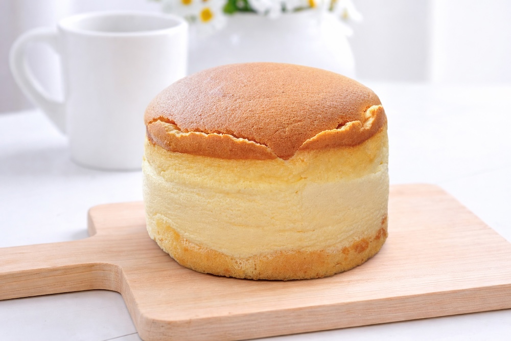 「焼きたてチーズスフレ」イメージ