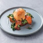 「エッグベネティクトベーコン&スモークサーモン」イメージ