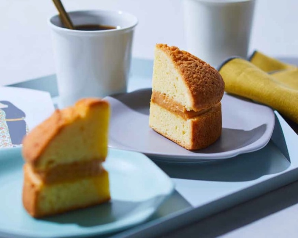 5月4日のみ販売される「ビオン（bion）」の「ヴィクトリアケーキ 塩キャラメルバタークリーム」1個・648円