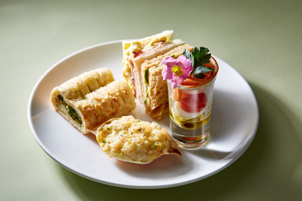 「グリーンアフタヌーンティーセット」イメージ