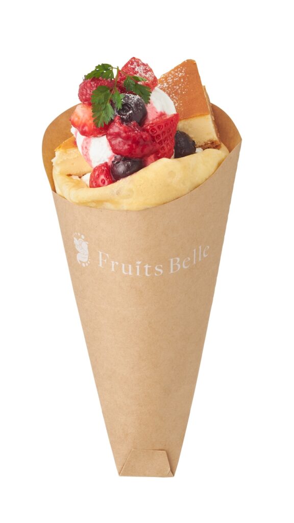 「苺のチーズケーキクレープ　～3種のベリーを添えて～」税込み1,089円