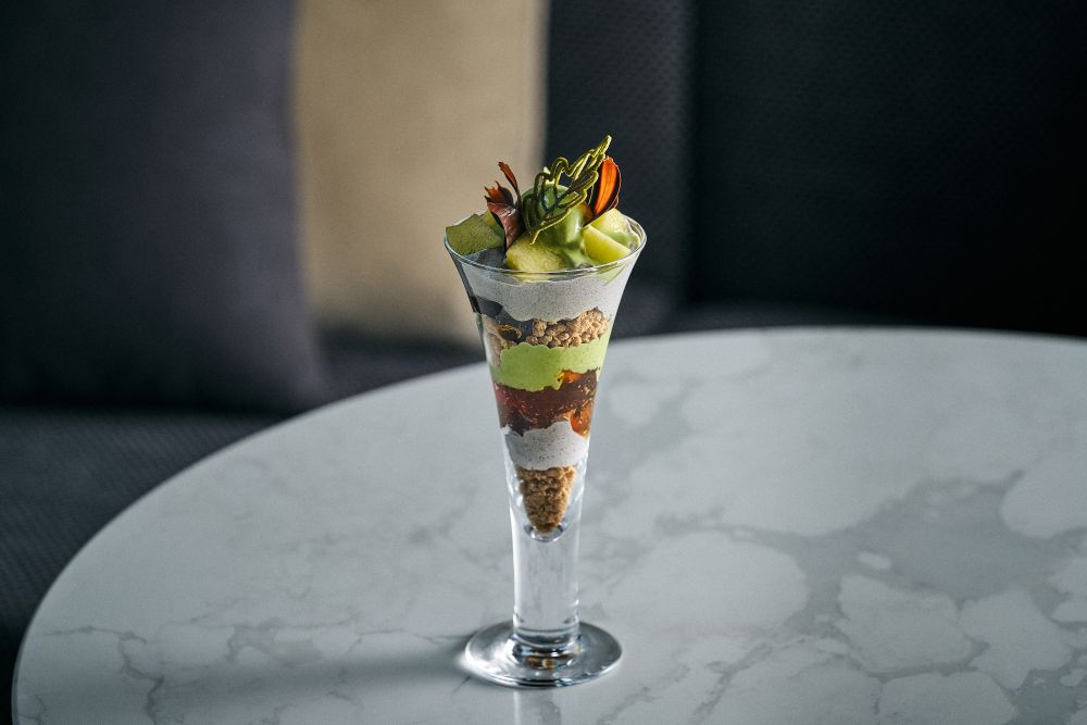 「メロンと抹茶のパフェ」税込み4,500円（サービス料含む）