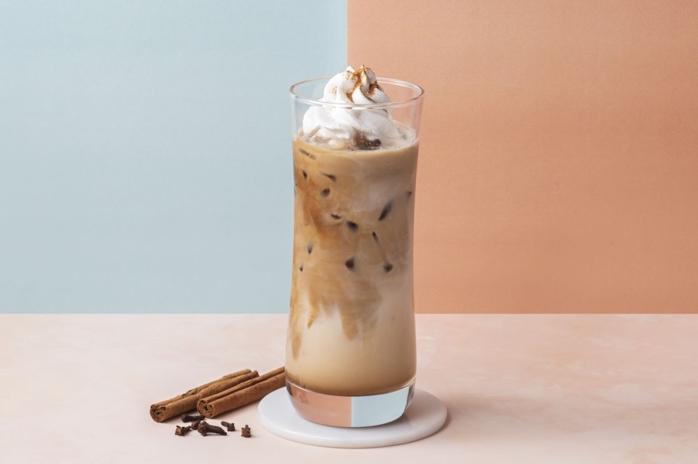 「アイスダーティーチャイラテ」税込み638円〜