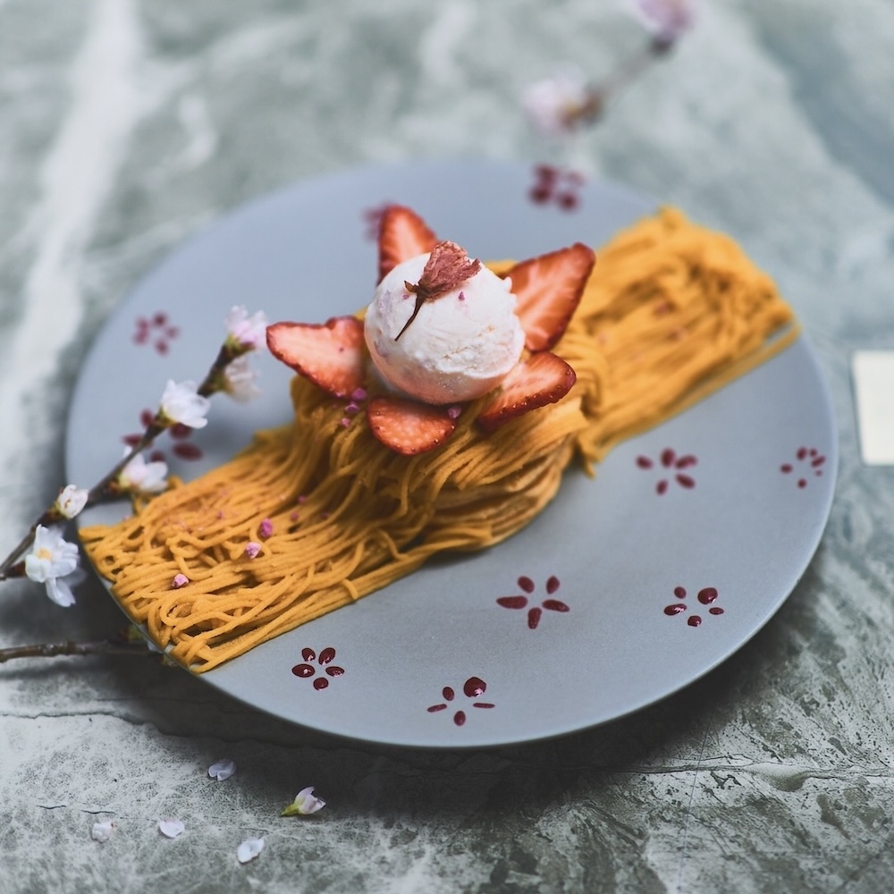 「桜舞う蜜芋モンブランパンケーキ」税込み1,980円