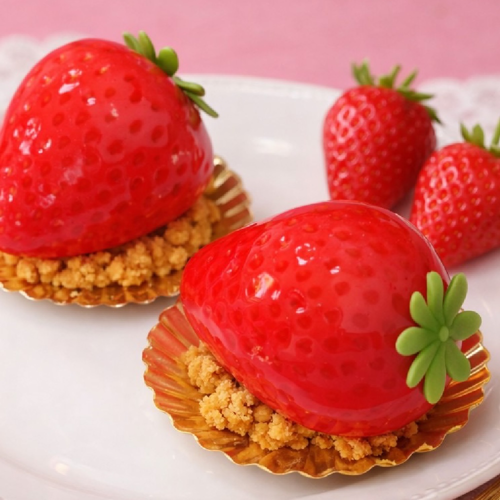 「FAKE surprisesweets」の各日限定30個「3D CAKE［苺］」1個・税込み810円