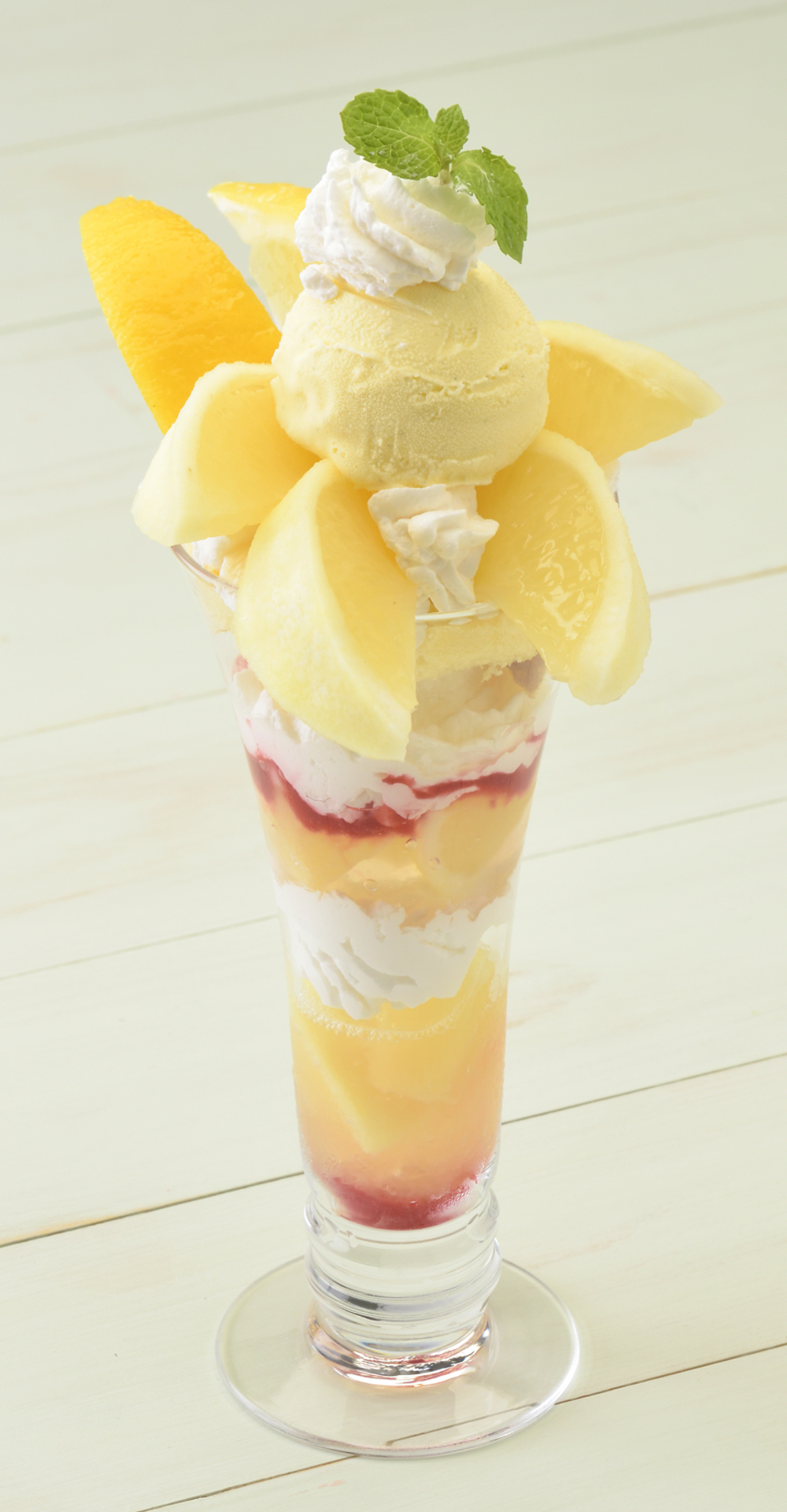 「宮崎県産日向夏のパフェ」イメージ